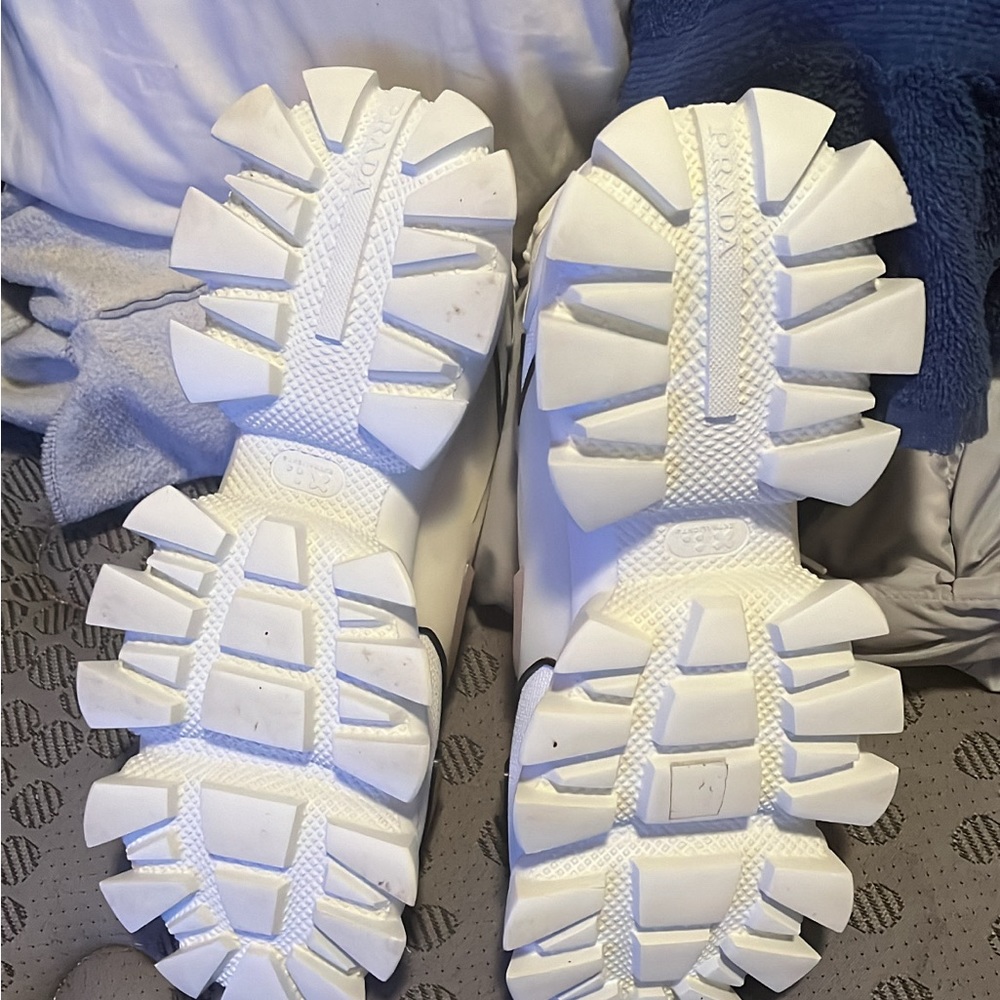 Prada cloudbust